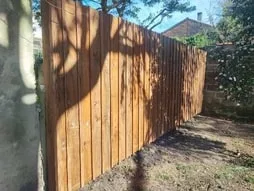 Pose de la clôture en bois
