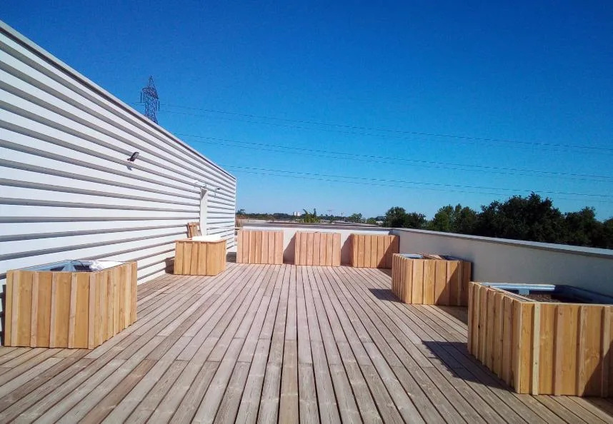 terrasse d'entreprise sur Bordeaux aménagement terrasses