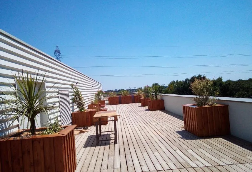terrasse d'entreprise sur Bordeaux aménagement terrasses